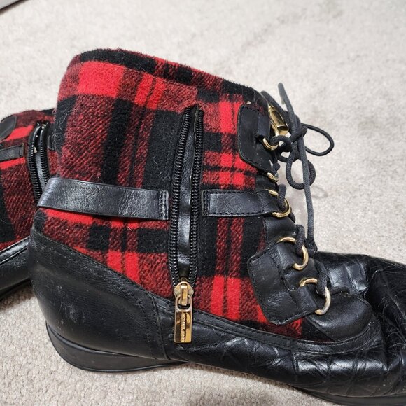 Michael Kors  (not sure if authentic or knockoff), size 9 Womens, red and black - Picture 2 of 3